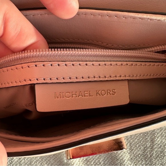 NWOT MICHAEL Michael Kors Ava Extra-Small Scalloped Leather Crossbody Bag - Picture 8 of 13